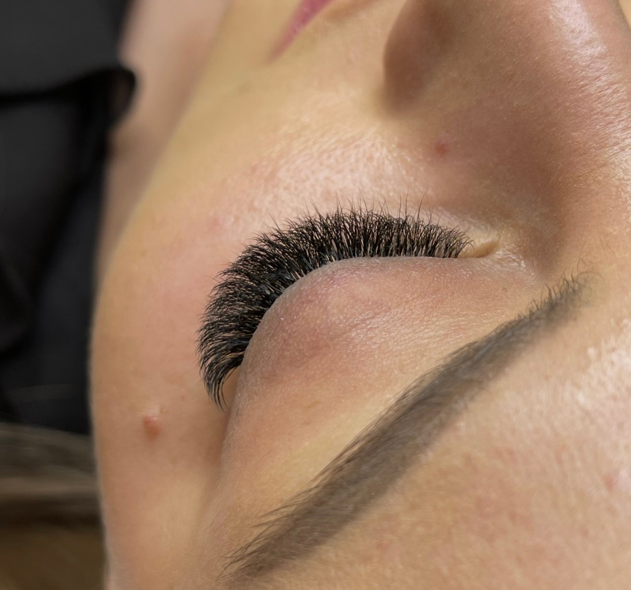 Realizacja — rzęsy